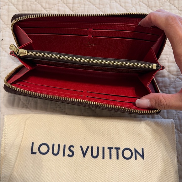 Authentic Louis Vuitton Damier Ebene Clemence Wallet EUC with receipt - Picture 4 of 7